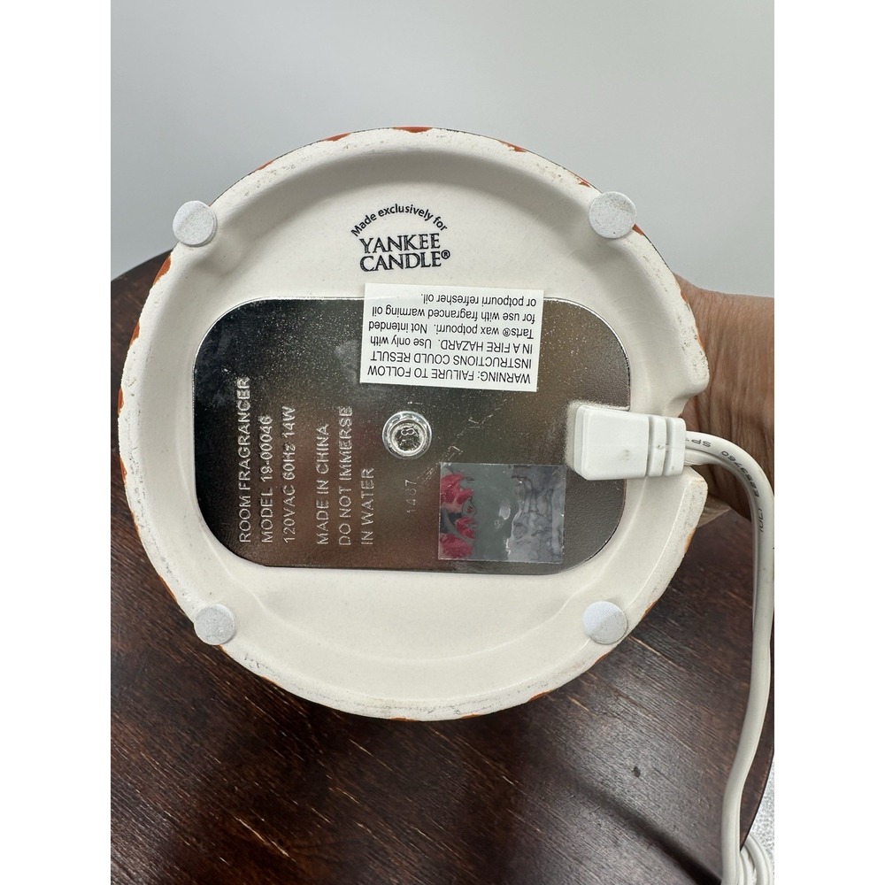 Rare Yankee Candle Halloween Kids Ceramic  Plug In Wax Warmer READ Missing Dish - Picture 7 of 7